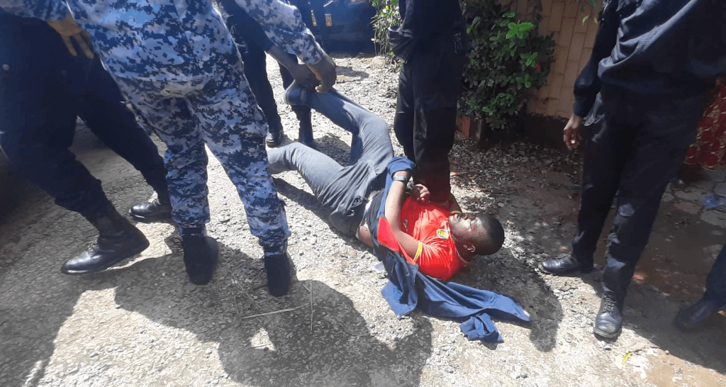 Article : L’arrestation musclée de Foniké Menguè et cie du FNDC indigne sur la toile