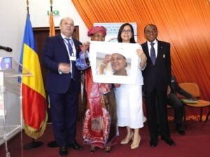 Article : Abidjan 2018 : Hadja Rabi reçoit des fleurs, des honneurs et lève la grève